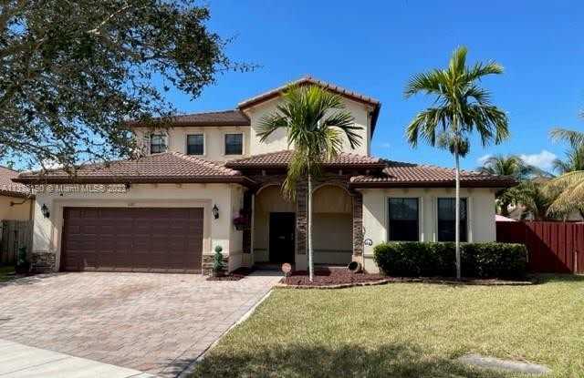 132 SE 36th Ter - 132 Southeast 36th Terrace, Homestead, FL 33033