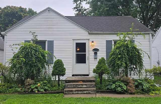 "Coming Soon" 3 Bedroom Possible 4 Bedroom Home in Desirable Neighborhood photos photos