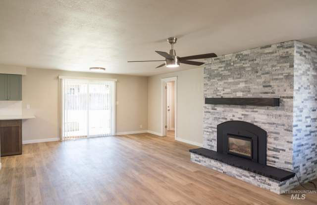 1366 Arata Way Gallery 3