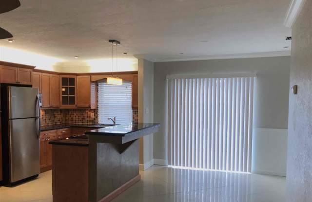 2100 N 31st Ct Gallery 4