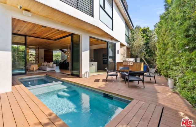 2919 Sanborn Ave - 2919 Sanborn Avenue, Los Angeles, CA 90291