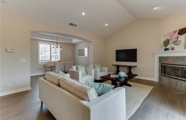 2113 Mathews Avenue photos photos