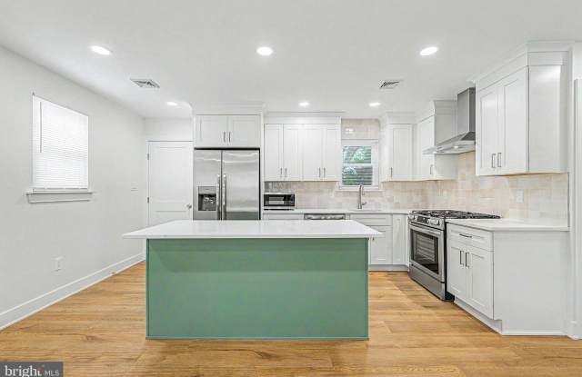 1030 NEUMARK Avenue Gallery 2