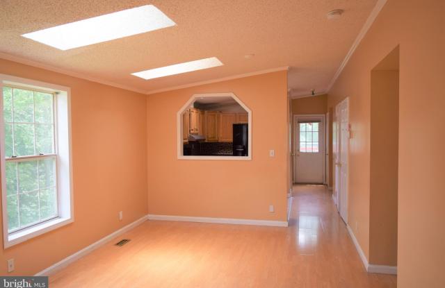 8910 JOSEPHS COAT COURT Gallery 4