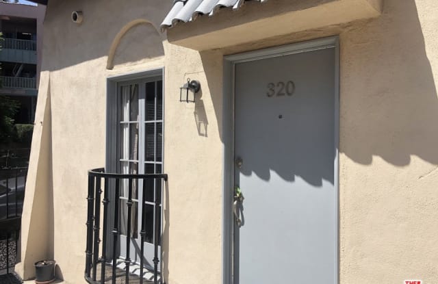 320 Columbia Ave - 320 Columbia Avenue, Los Angeles, CA 90017