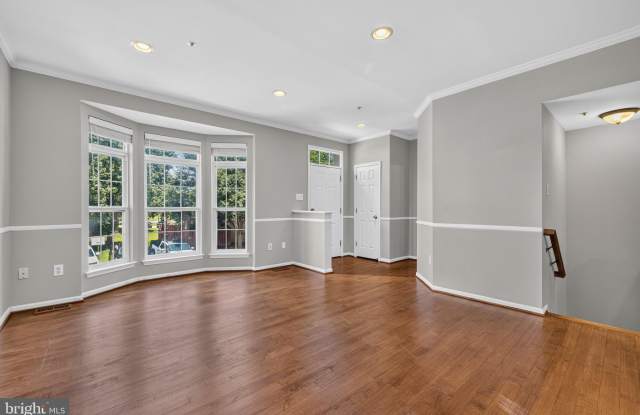 20811 SHAMROCK GLEN Circle Gallery 2