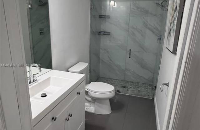 1212 E River Dr photos photos