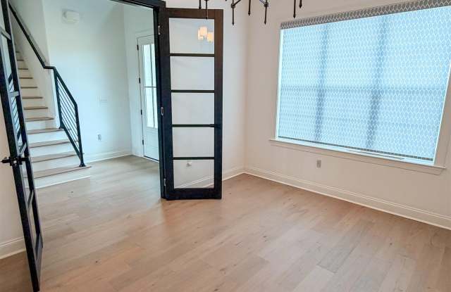 621 COVINGTON WALK Ln S Gallery 2