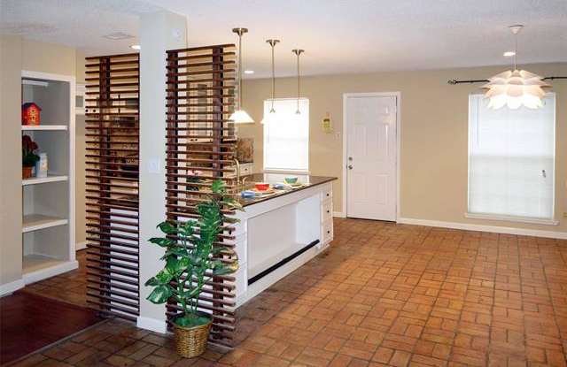 307 Coral Circle Gallery 4