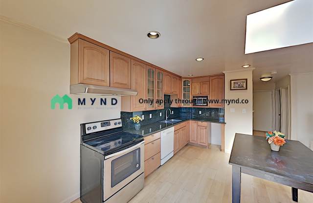 582 Head St - 582 Head Street, San Francisco, CA 94132