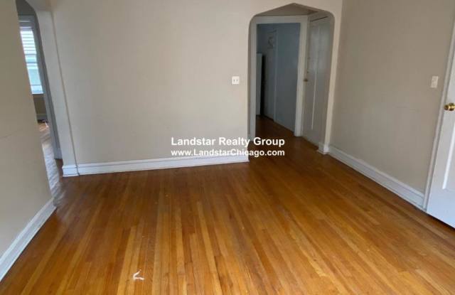 5030 North SPRINGFIELD Gallery 4