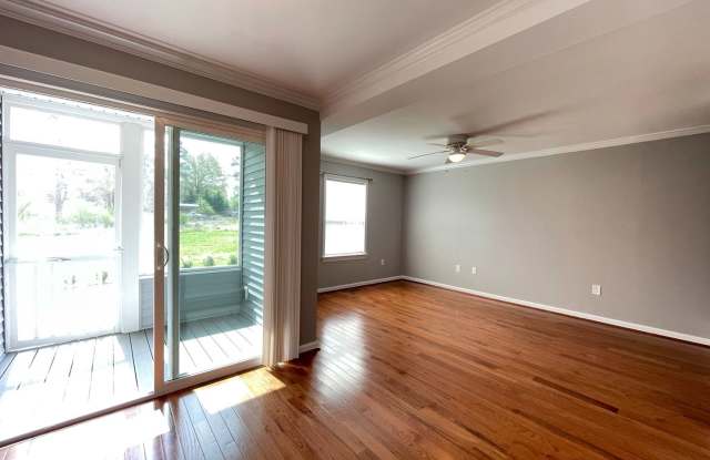 Maple Lane Duplex with 2 Primary Suites! Gallery 4