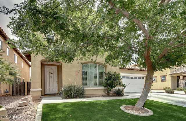 1120 N CROSSCREEK Drive Gallery 2