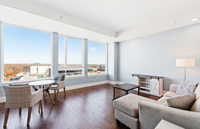 Stunning Studio Apartment with Spectacular Views in Downtown Raleigh photos photos