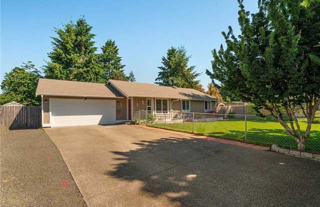 Perfect 3bed/2bath Home on Pinedrop Loop *COMING SOON*APPLICATION PENDING photos photos