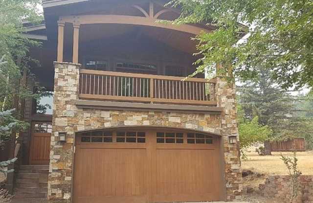 Don't miss this gem on Bend's West Side! photos photos