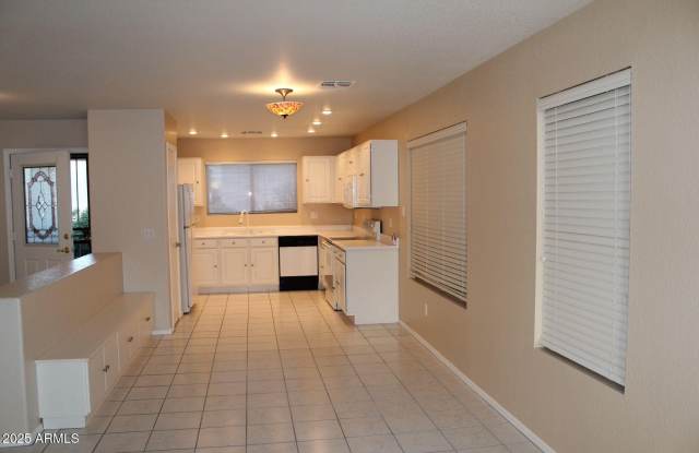 360 W Aloe Place photos photos