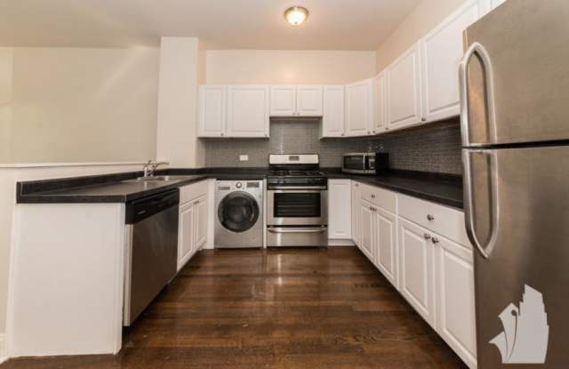 1415 W Hutchinson photos photos