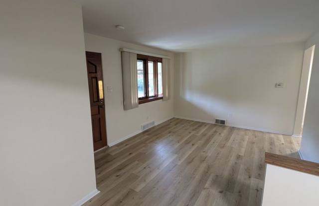 Newly Renovated 3Bd/2 Bath Home -- Available NOW! Gallery 4