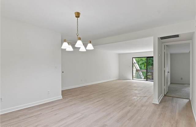 1510 Benjamin Parkway Gallery 4