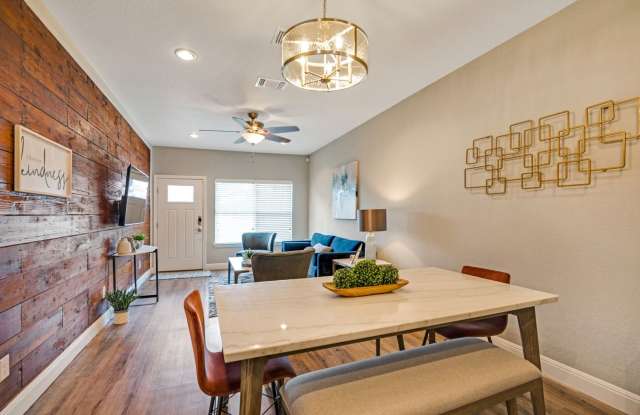 3 Bedroom / 2 Bathroom super cute house for lease! photos photos