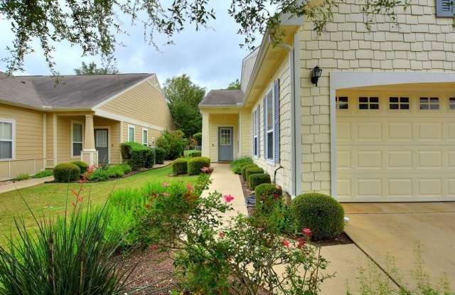 Welcome Home to 304 Essex Lane! Unfurnished Sun City Rental Available October 1st! Gallery 3