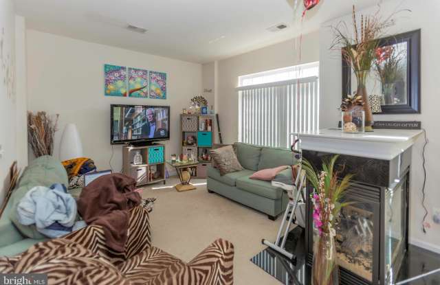 13957 HOLLOW WIND WAY Gallery 4