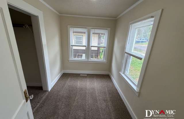4+ Bedroom, 2 Bathroom House By Augustana and USF Gallery 4