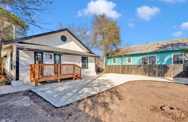Updated Urban Retreat in the Heart of San Antonio Gallery 3