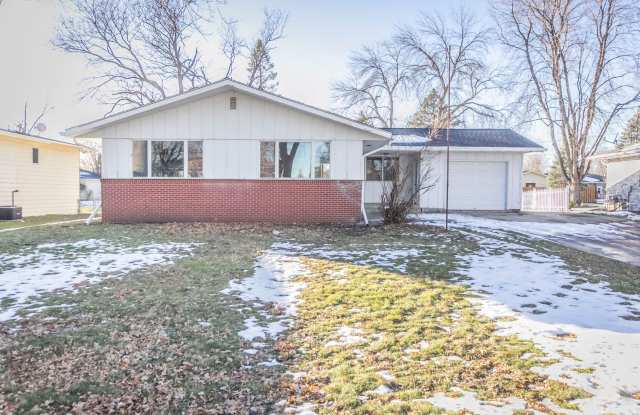 Spacious 3 Bedroom 1 Bathroom photos photos