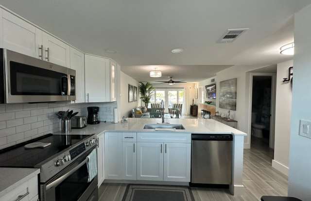 301 87th Avenue - 203#203 Gallery 2