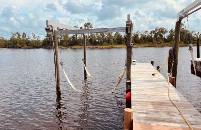 810 W 8th Street Circle photos photos