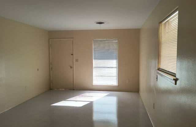 1002 Bloomfield Drive Gallery 2