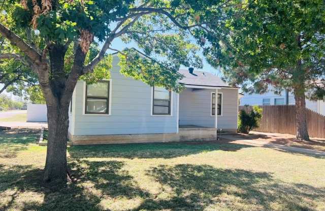 2001 San Antonio St - 2001 San Antonio Street, San Angelo, TX 76901