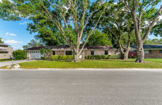 1376 Poppy Ln photos photos