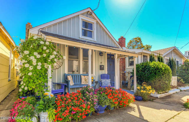 77 Abbott Avenue photos photos