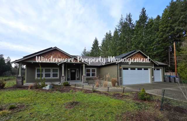 Luxurious and Immaculate 3 bed with office on 1.75 acre lot - 1738 Lilypad Place East, Manchester, WA 98366