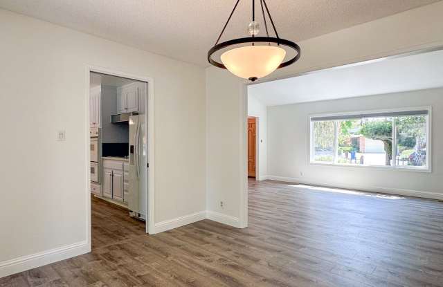 Lovely Willow Glen Home with beautiful yard! Gallery 4