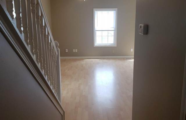 2629 E Oaklawn Court Gallery 2