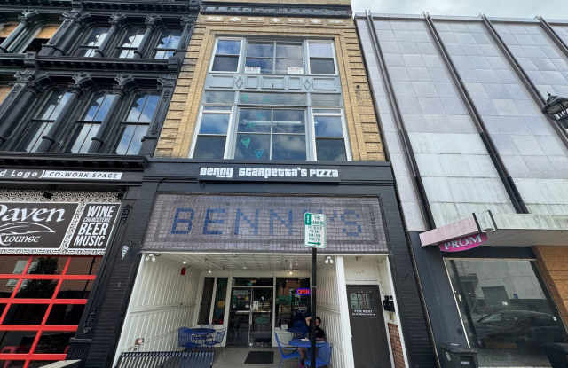 Penthouse above Benny's Pizza photos photos Penthouse above Benny's Pizza photos photos