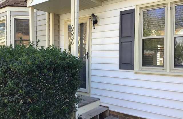 Charming 2-Bedroom Townhome in Bent Creek – Available March 10th photos photos