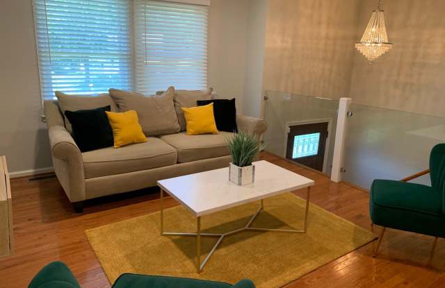 2205 GARDEN LANE Gallery 4