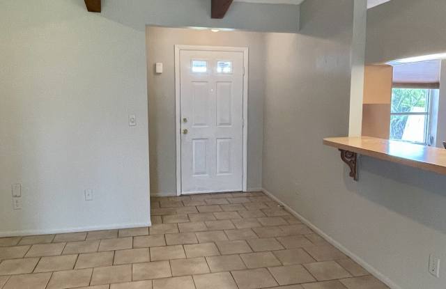 2120 Outer Drive Gallery 3