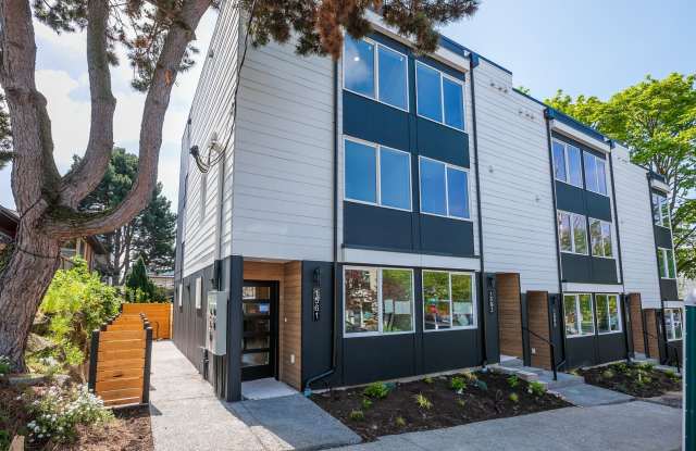 New Modern Ballard Townhouse | 3BR/2BA | Private Patio & Backyard photos photos New Modern Ballard Townhouse | 3BR/2BA | Private Patio & Backyard photos photos