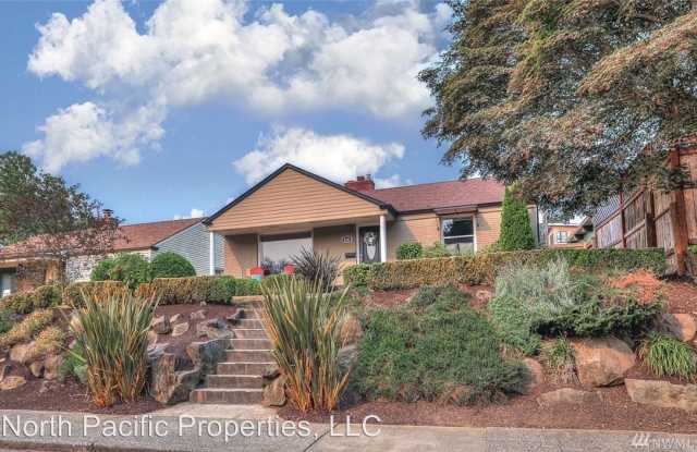 2121 Wolfe Pl W - 2121 Wolfe Place West, Seattle, WA 98199