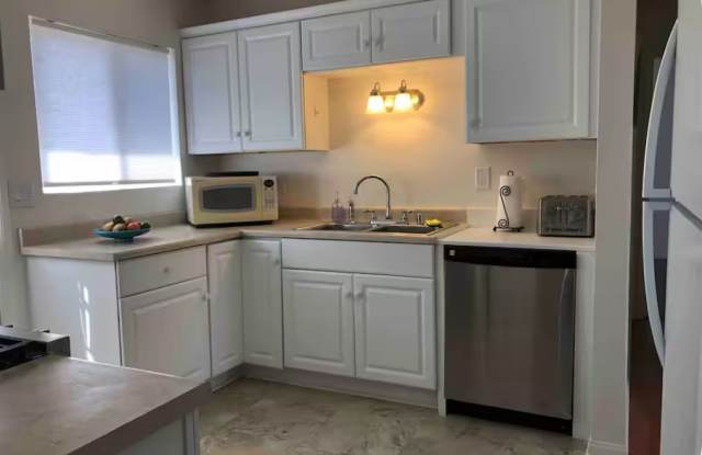 2706 Gates Avenue photos photos