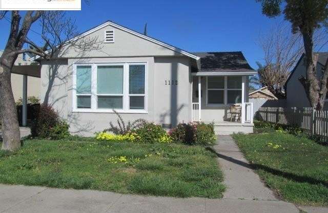 1112 W 8Th St photos photos