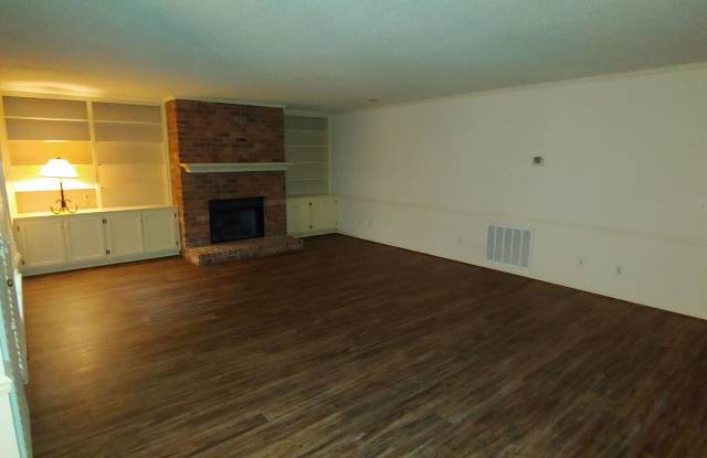 3 bedroom 2 bath in Reston Place Gallery 4