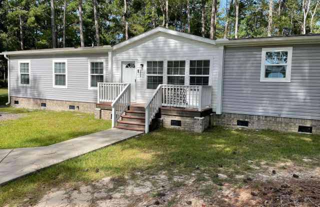 Unfurnished 3 Bedroom 2 Bathroom House in Calabash. Owner will remove from sales market once rented. - 259 Beachwood Drive Northwest, Brunswick County, NC 28467