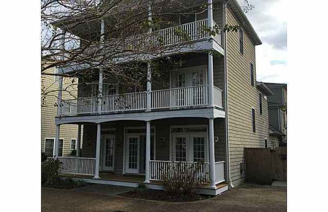 GORGEOUS 4 BEDROOM 3.5 BATH SINGLE FAMILY HOME 1.5 BLOCKS TO OCEAN!! photos photos
